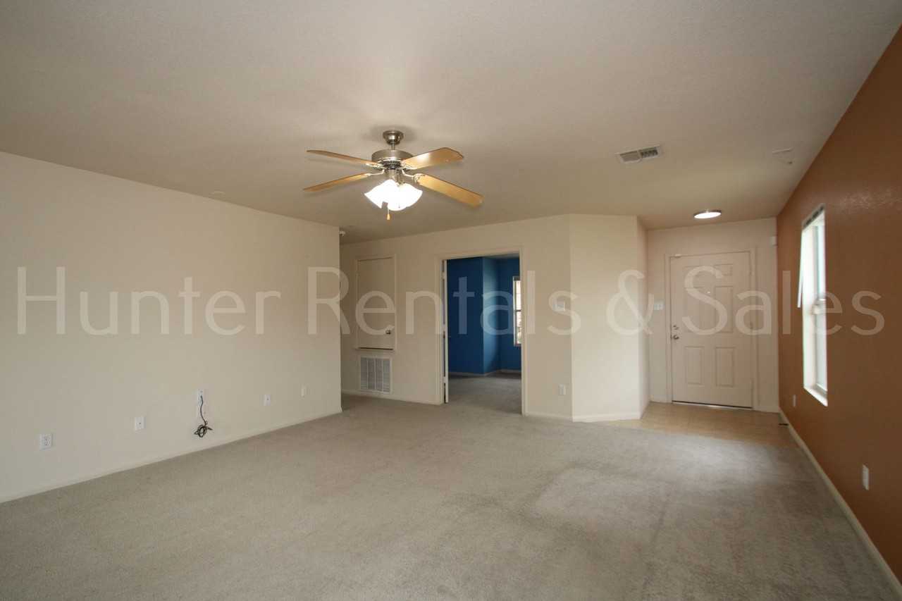 3305 Starfish Dr - Photo 3 of 26