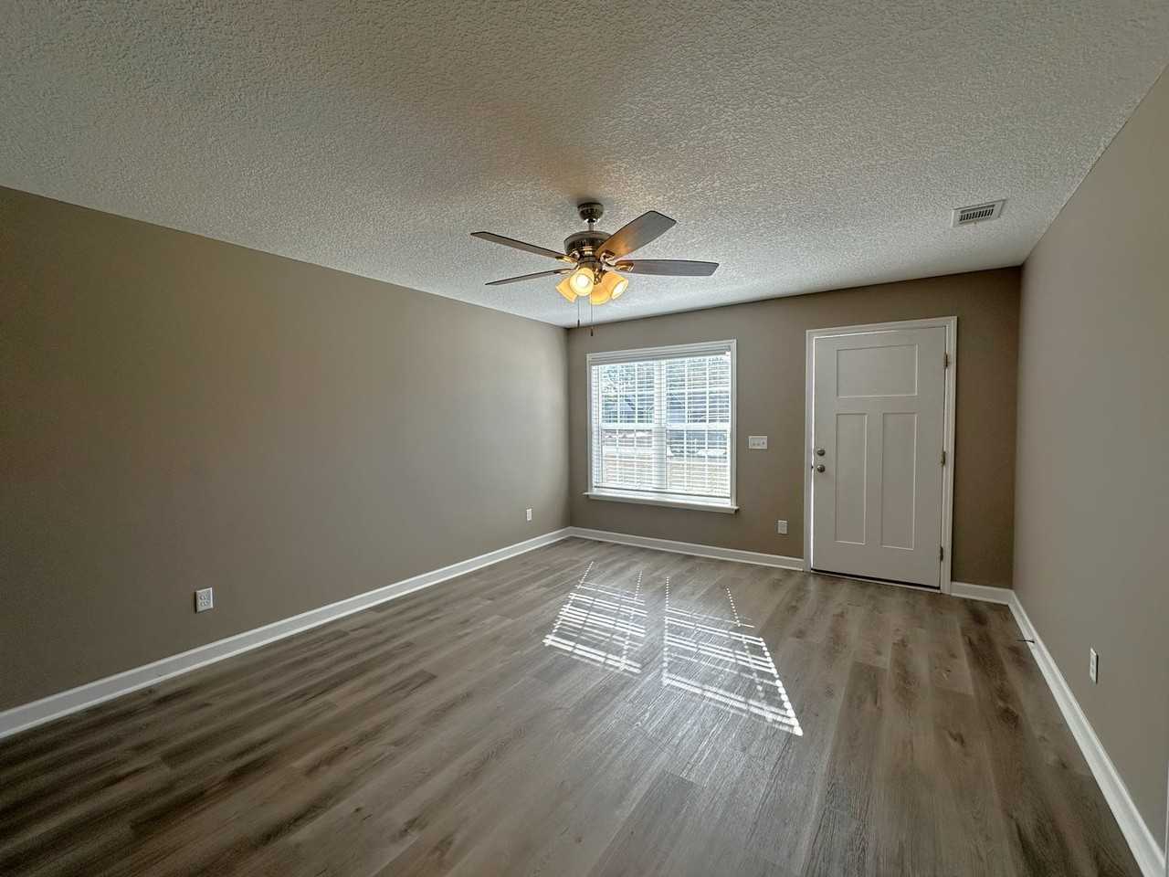 419 Peters St #A - Photo 2 of 5