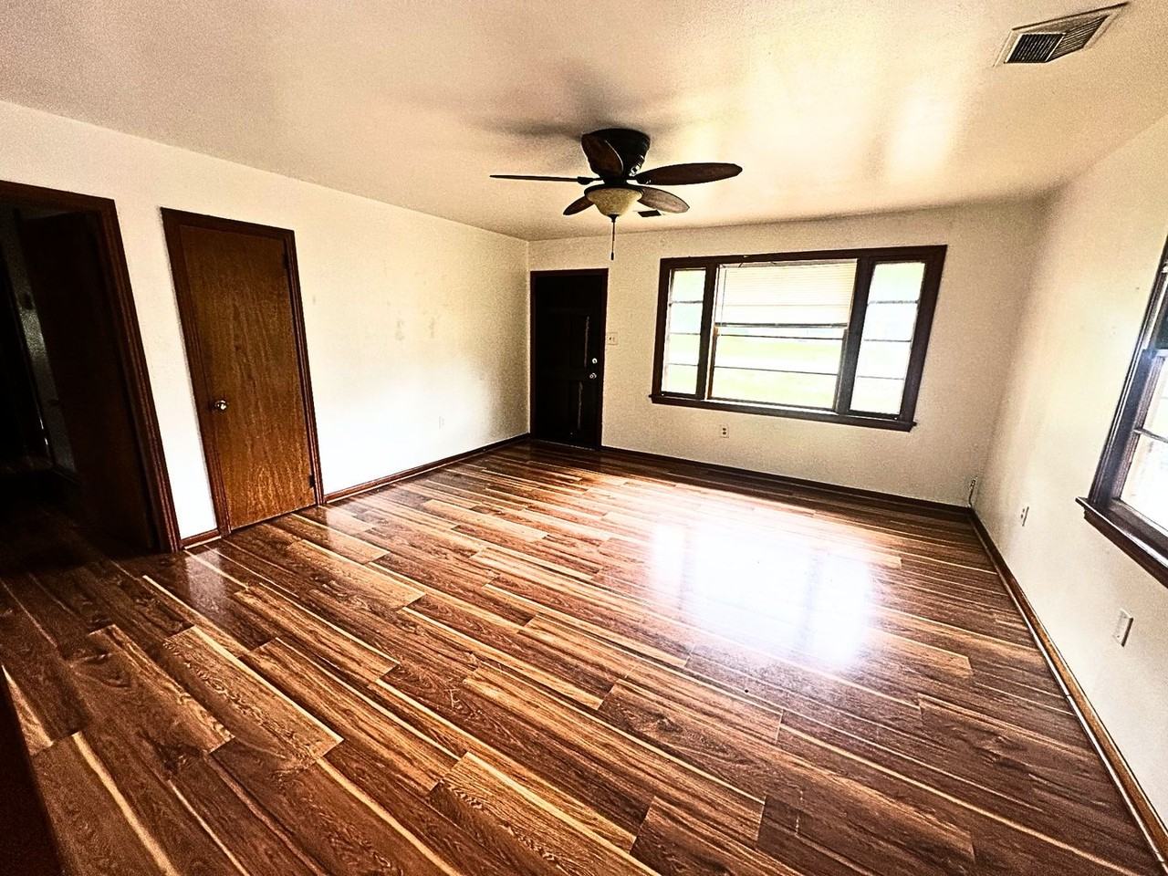 103 Alexander Dr - Photo 2 of 19