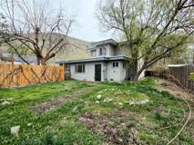 207 Riverfront Dr - Photo 1 of 1