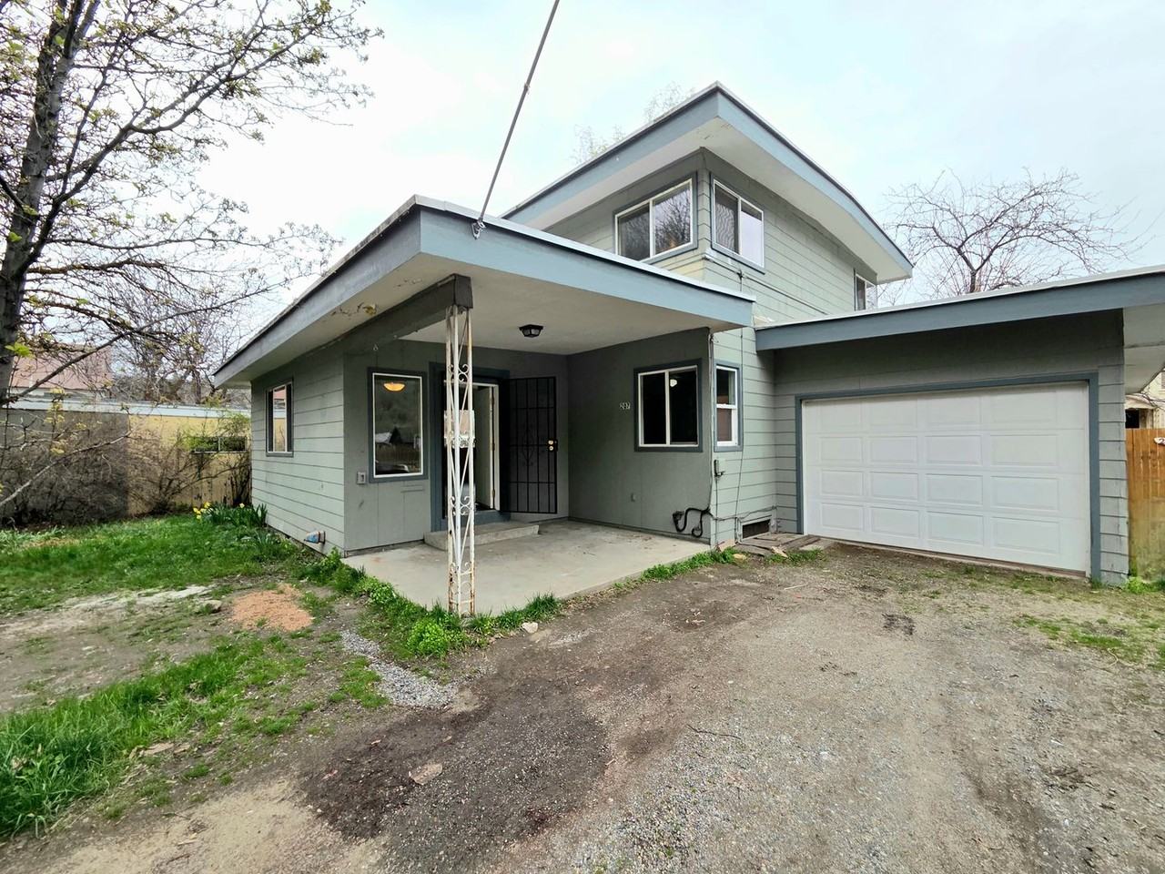 207 Riverfront Dr - Photo 7 of 37