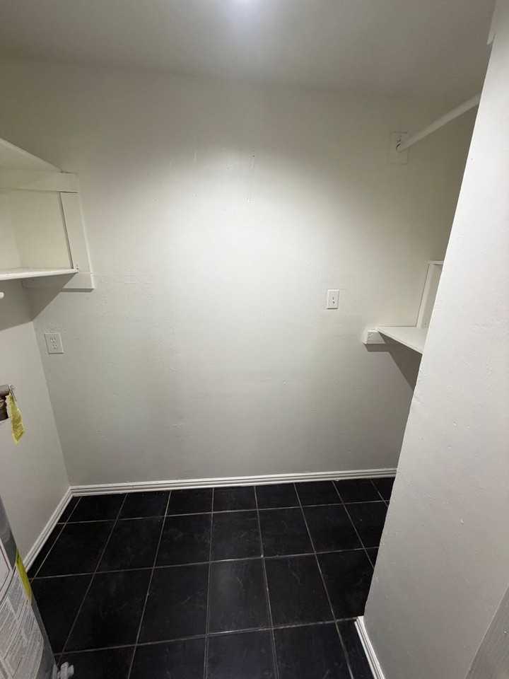 2121 Bowie Dr - Photo 2 of 14