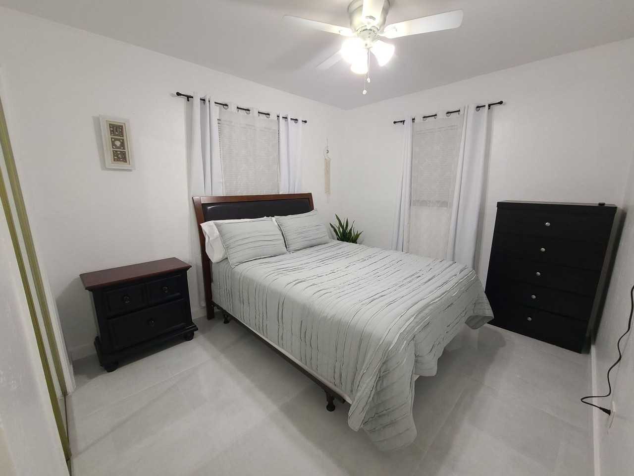 20520 Ne 15th Ave - Photo 4 of 10