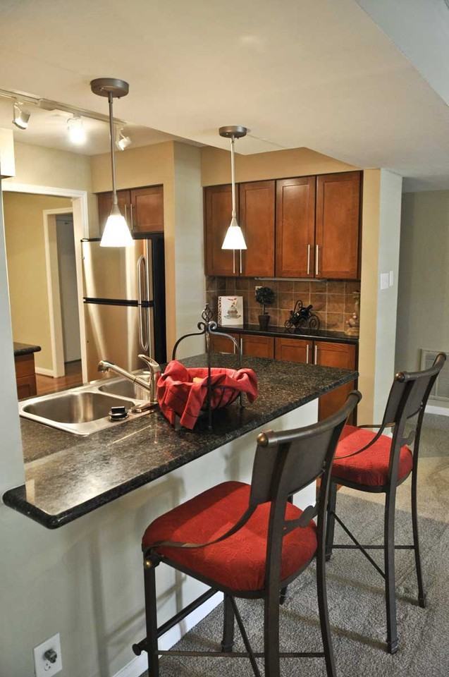 722 International Boulevard - Photo 2 of 10