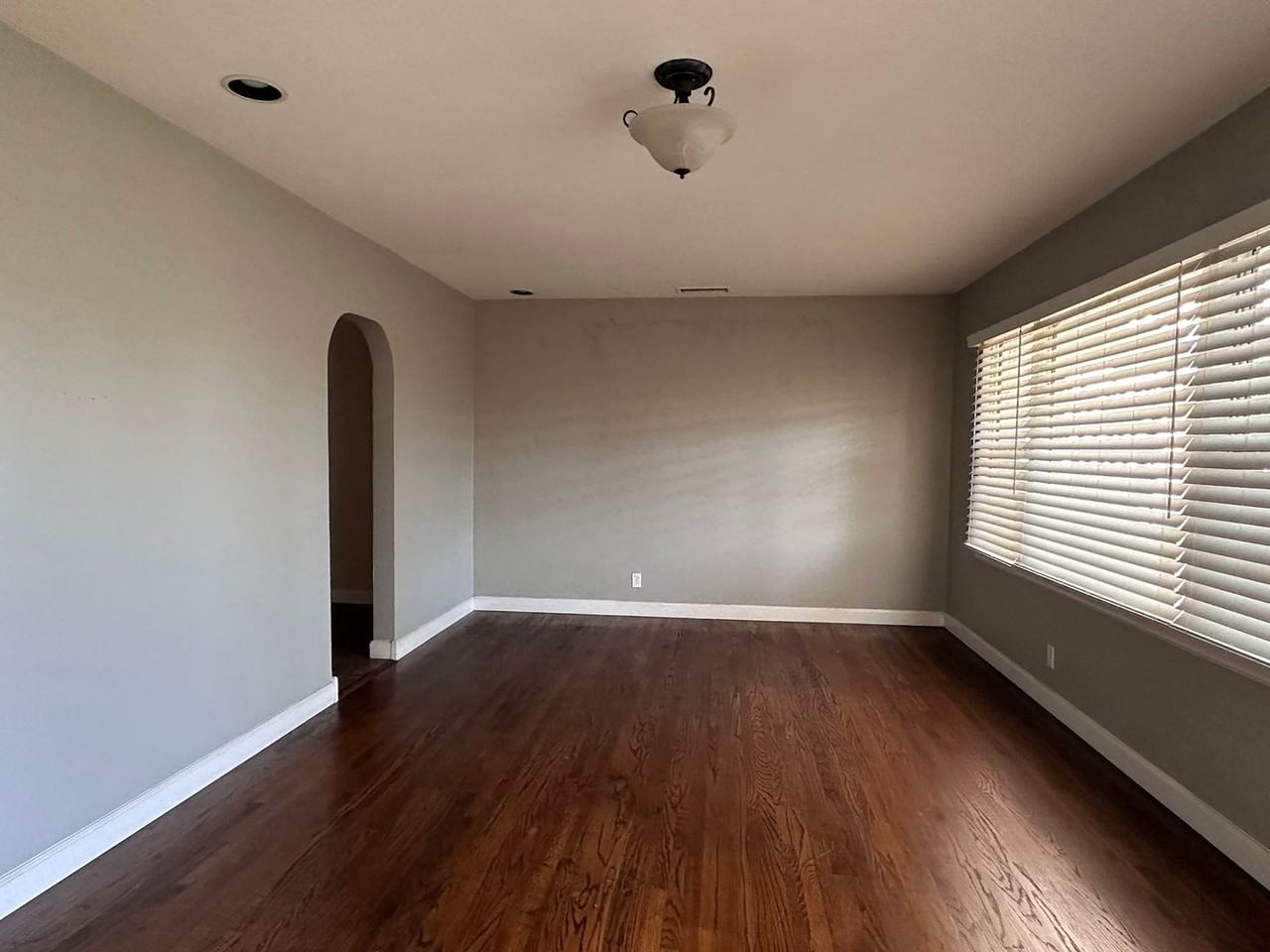 4755 Sunnyside Dr - Photo 2 of 19