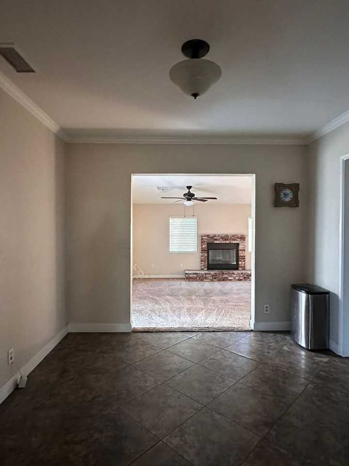 4755 Sunnyside Dr - Photo 3 of 19