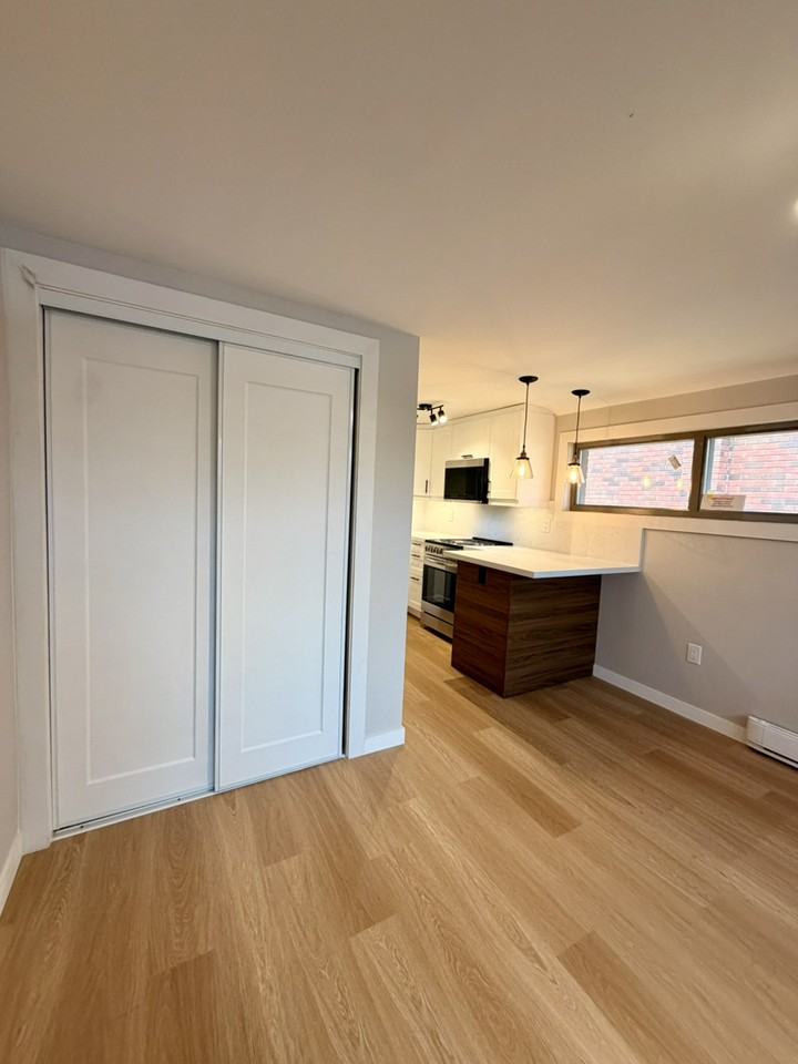 5 Fisher Crescent #Main - Photo 3 of 8