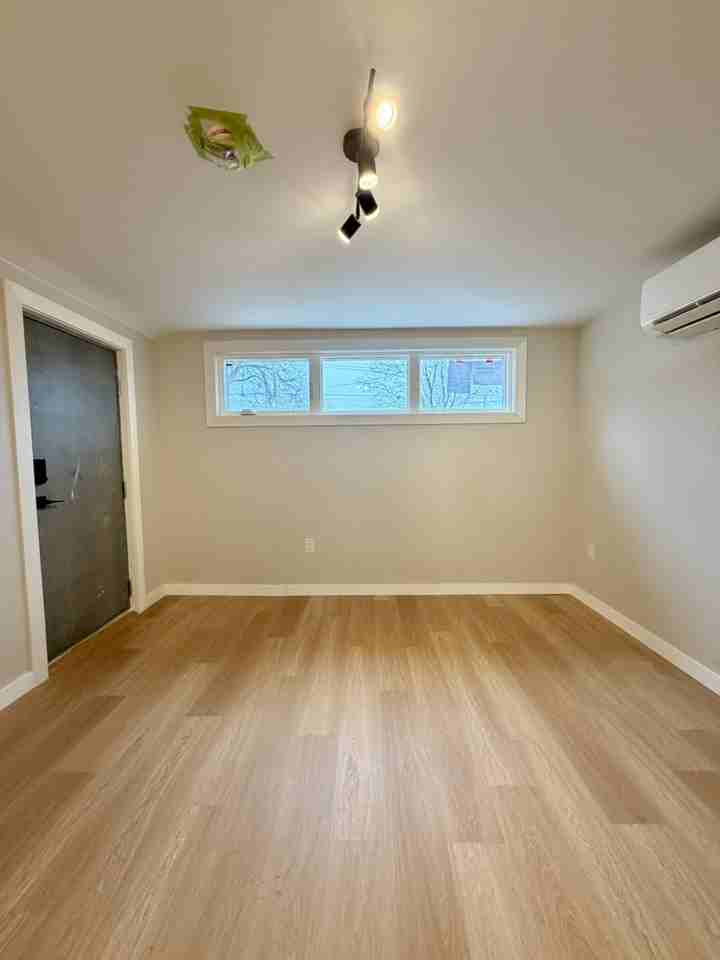 5 Fisher Crescent #Main - Photo 4 of 8