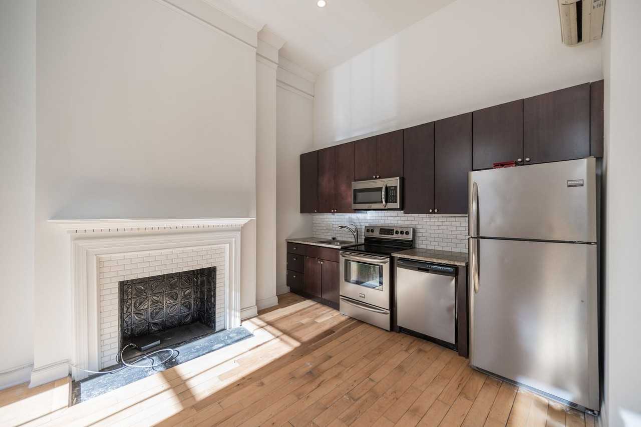 1311 Spruce Street - Photo 5 of 24