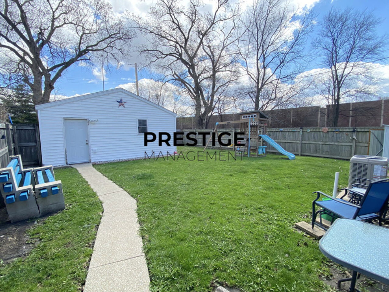 7623 Monroe Ave - Photo 6 of 21