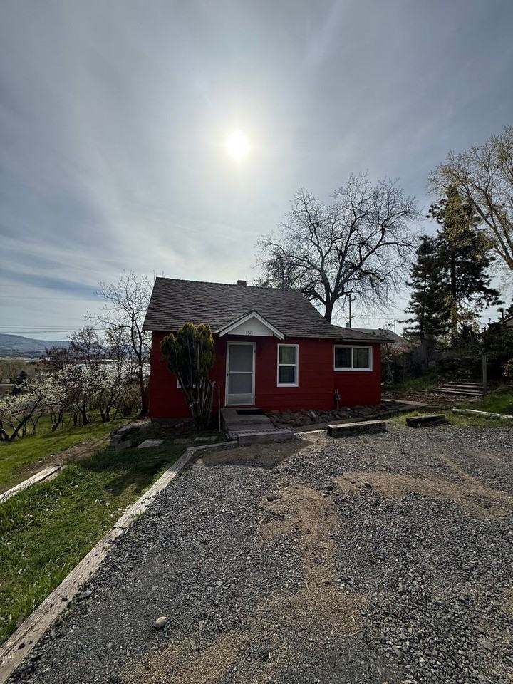 153 Octavia Ave - Photo 3 of 16