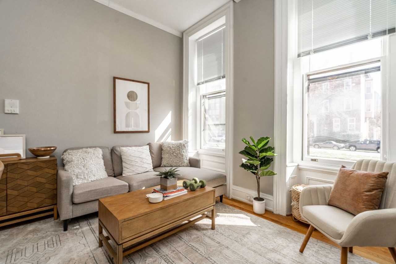 1927 1927 Spring Garden - 1927 | 1F - Photo 3 of 17