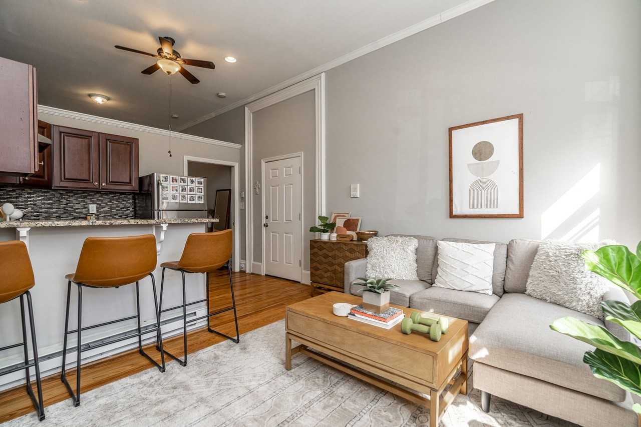 1927 1927 Spring Garden - 1927 | 1F - Photo 4 of 17