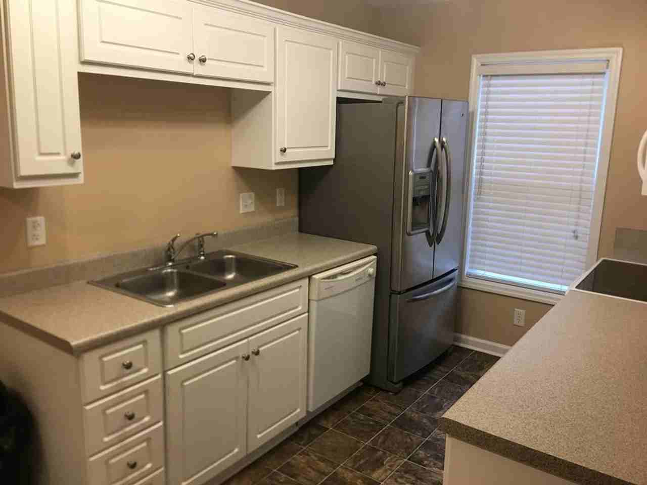 6005 Sanibel Dr - Photo 2 of 11