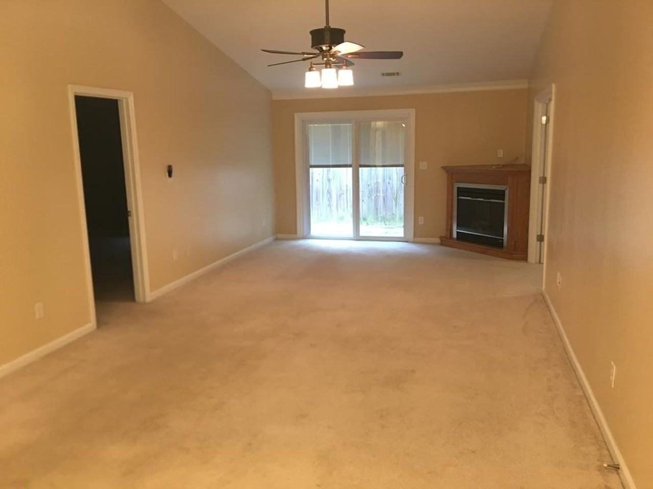 6005 Sanibel Dr - Photo 4 of 11