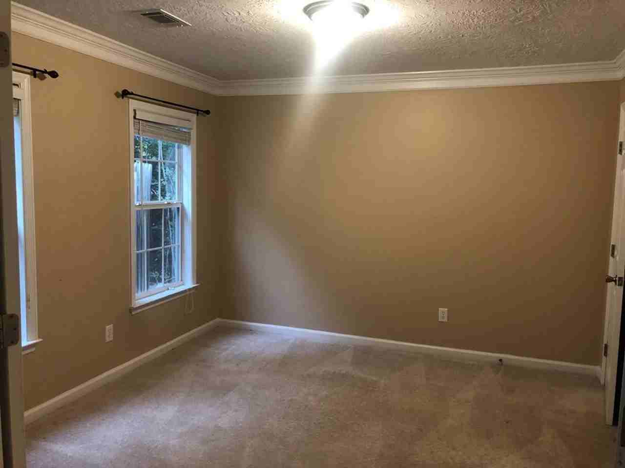 6005 Sanibel Dr - Photo 6 of 11