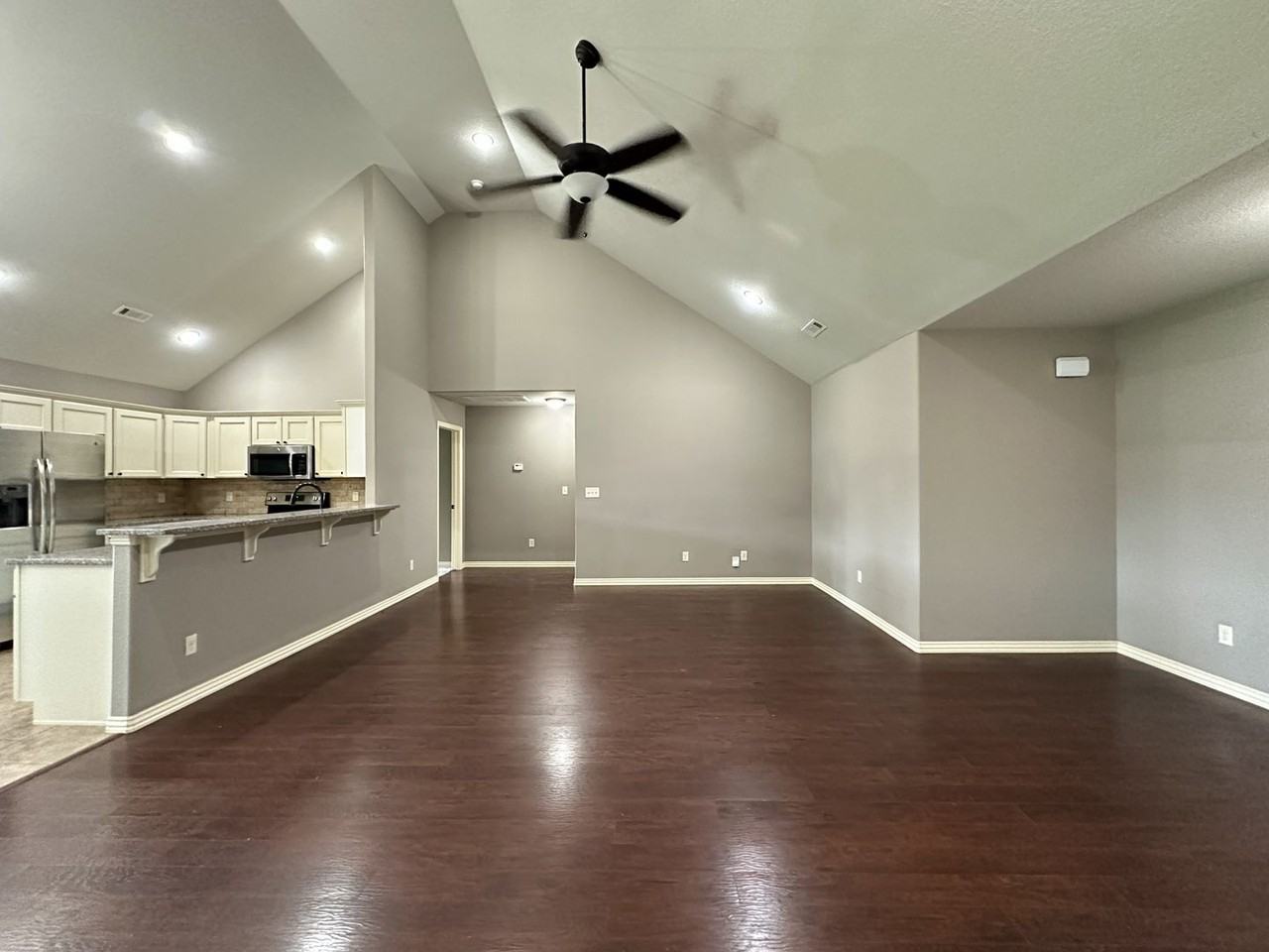 1923 Price Ave - Photo 3 of 17