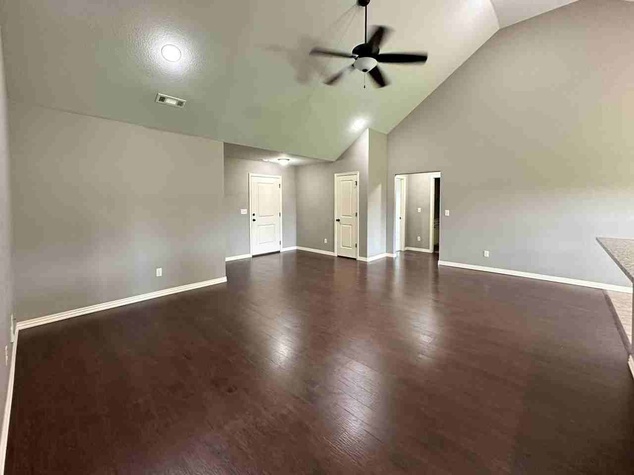 1923 Price Ave - Photo 4 of 17