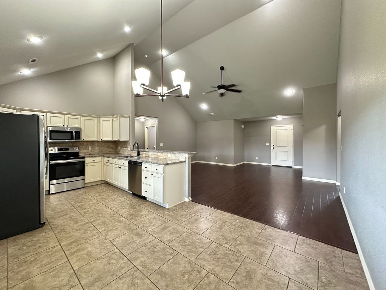 1923 Price Ave - Photo 5 of 17