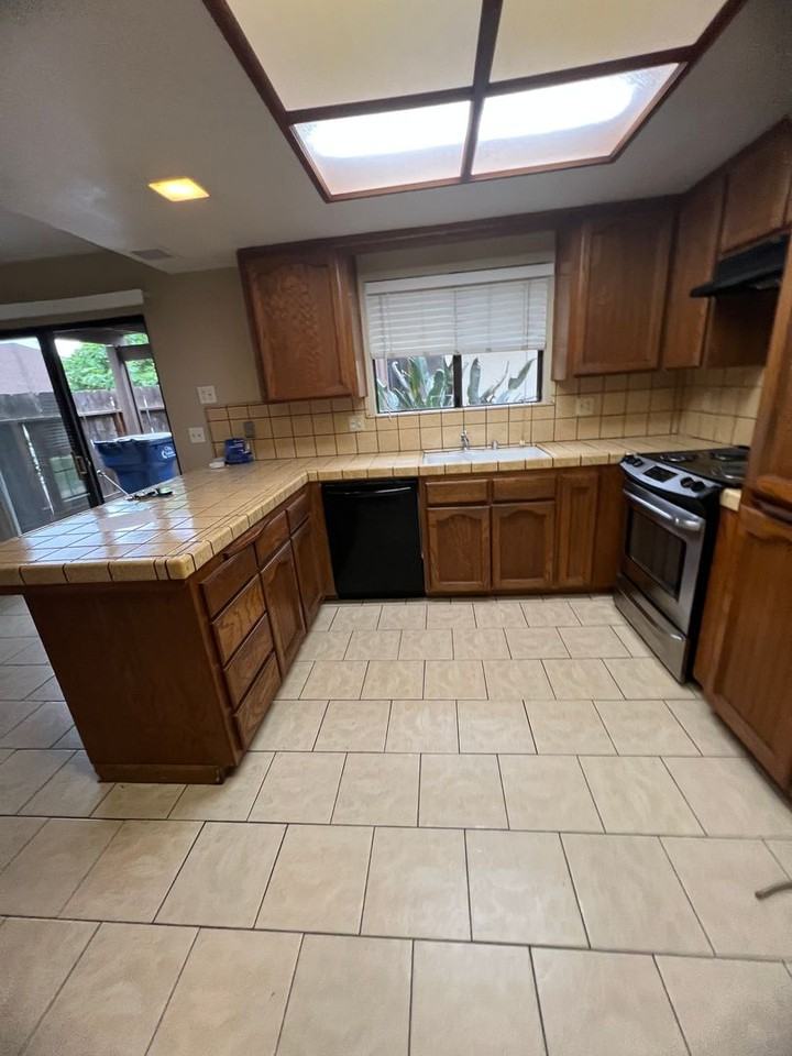 424 E Prosperity Ave - Photo 5 of 10