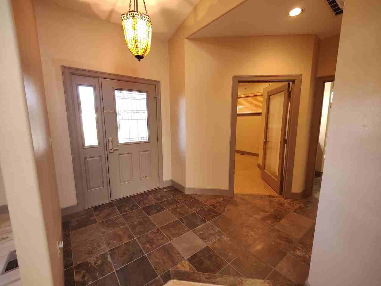 20925 Sage Creek Dr - Photo 2 of 34