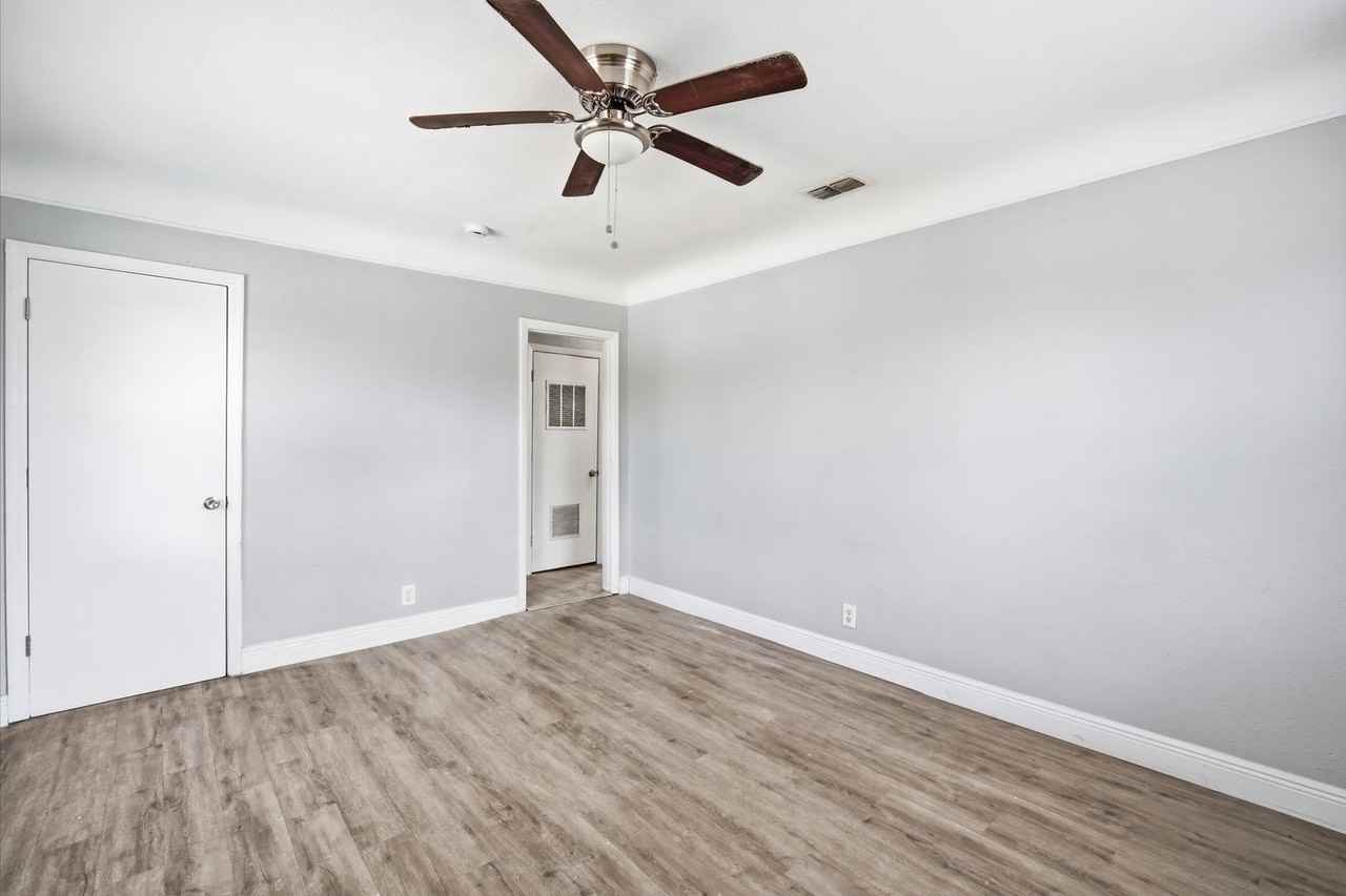 8419 N Semmes St - Photo 7 of 18