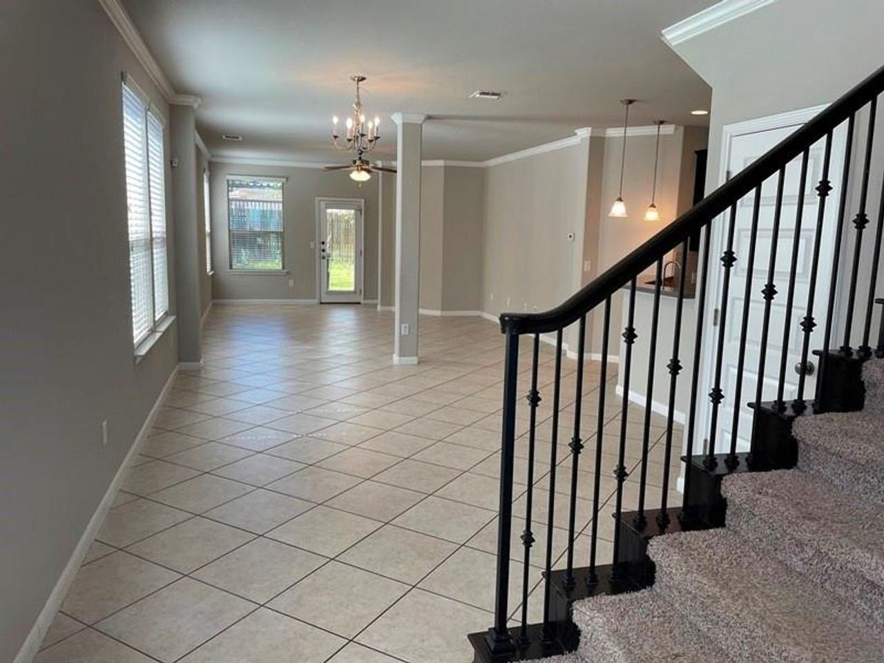 400A Hummingbird Ln - Photo 3 of 31