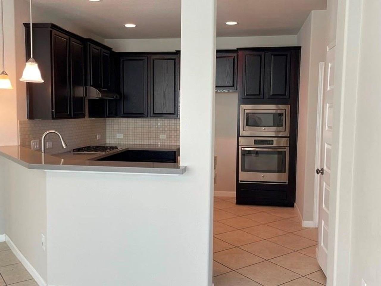 400A Hummingbird Ln - Photo 4 of 31