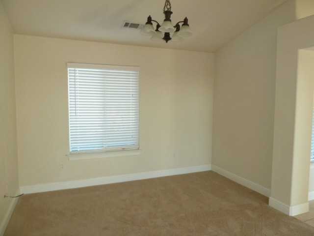 4180 Pembroke Ln - Photo 4 of 15