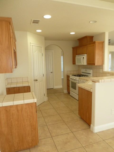 4180 Pembroke Ln - Photo 6 of 15