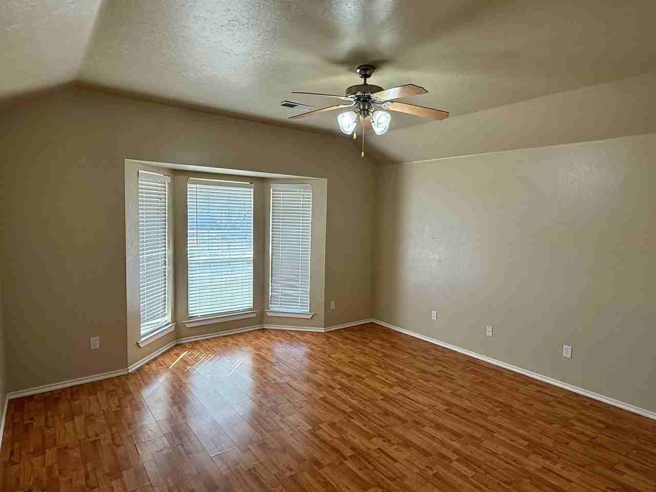 800 Blake Ct - Photo 5 of 14