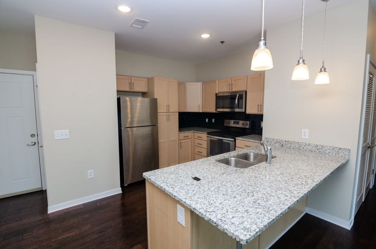 1118 Litton Ave - Photo 4 of 14