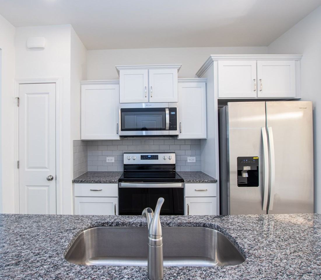 14145 Clayborn St - Photo 5 of 16