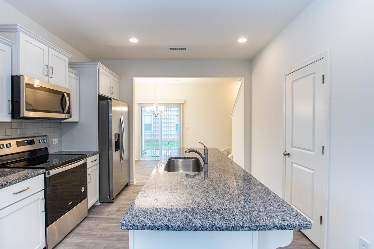 14145 Clayborn St - Photo 6 of 16