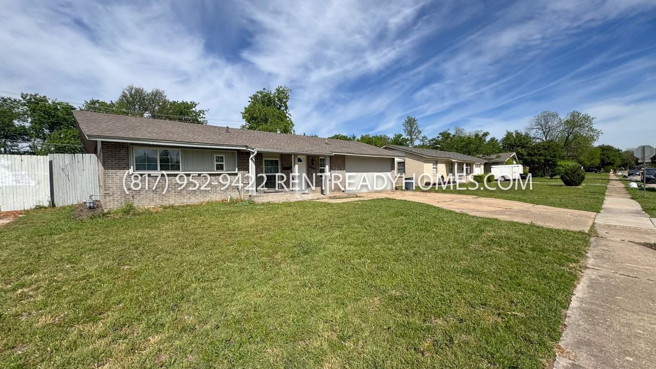 2613 Fairbrook St - Photo 2 of 34