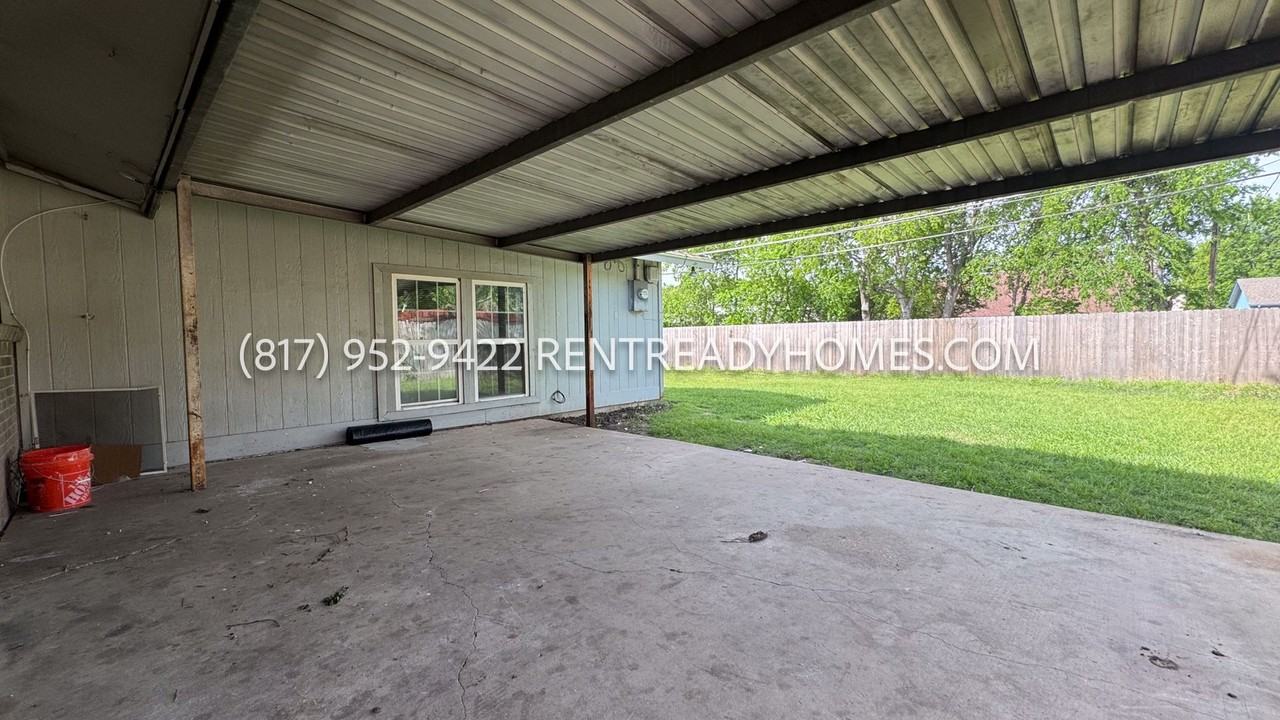 2613 Fairbrook St - Photo 7 of 34