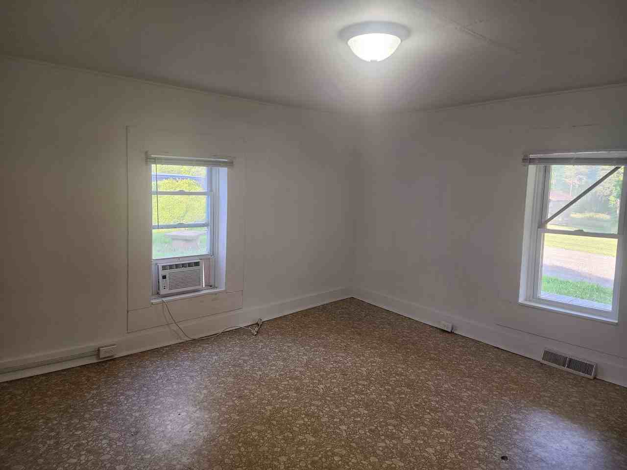 322 Oscar Hill Rd - Photo 3 of 11