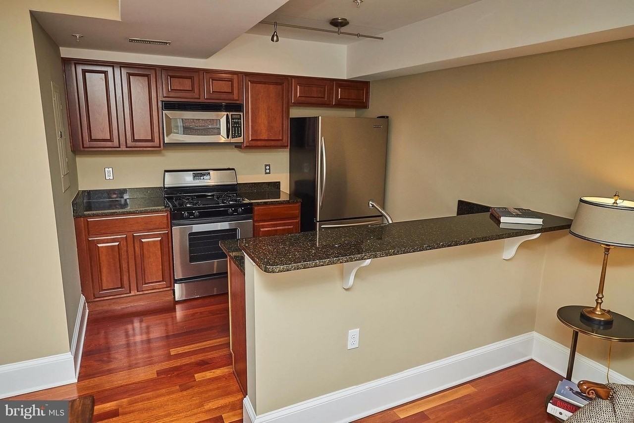 1465 Columbia Rd Nw - Photo 2 of 23