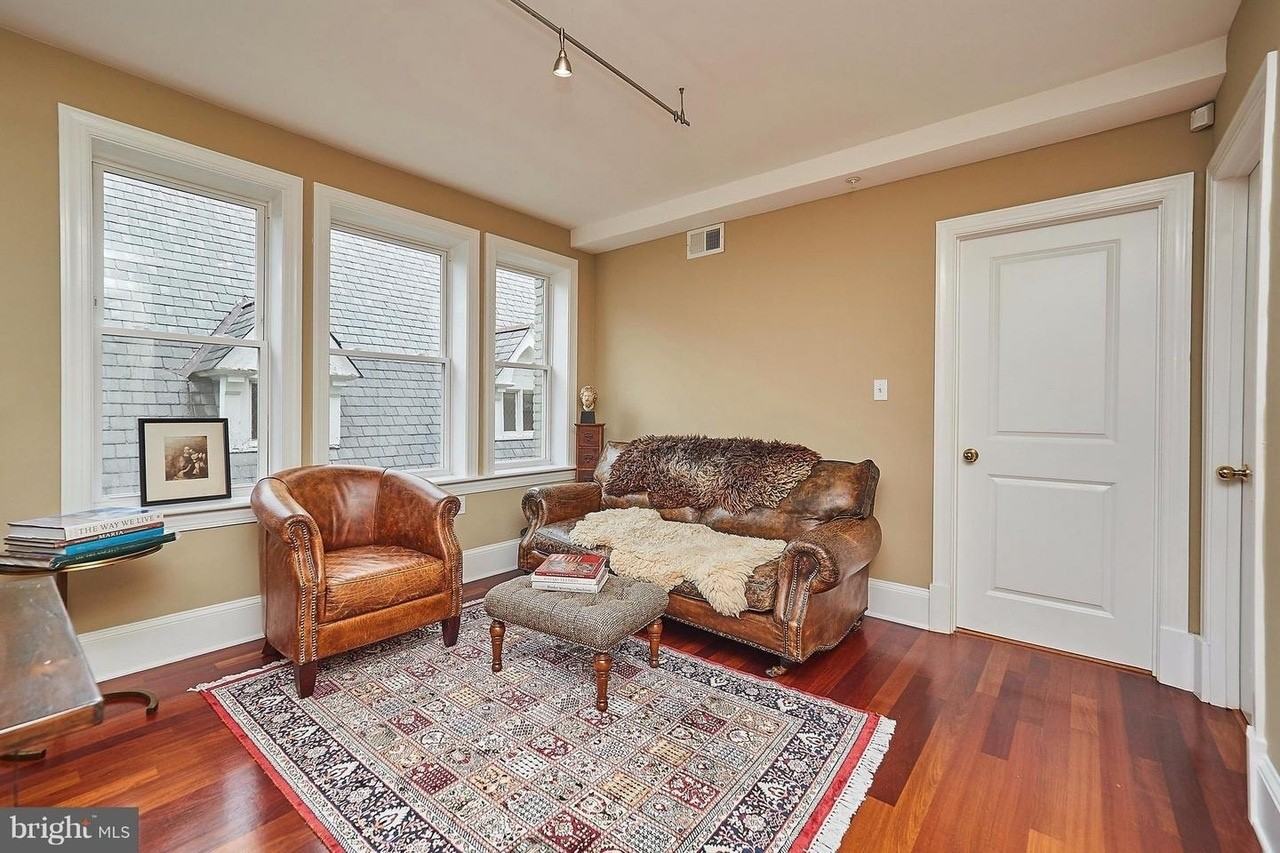 1465 Columbia Rd Nw - Photo 4 of 23