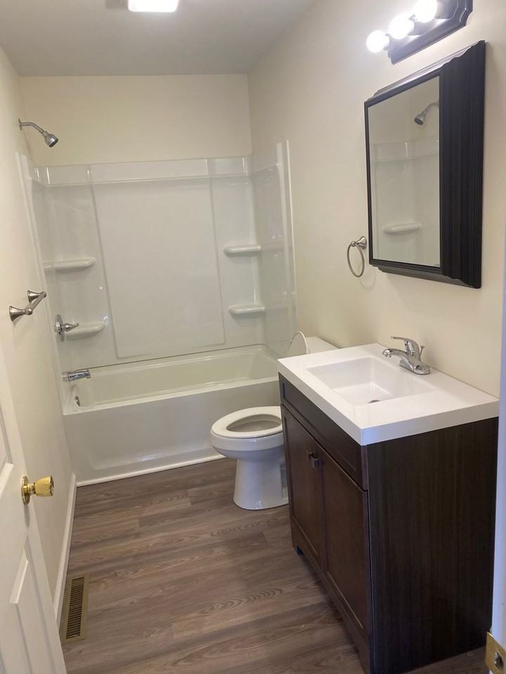 606 W Cherry St - Photo 4 of 11