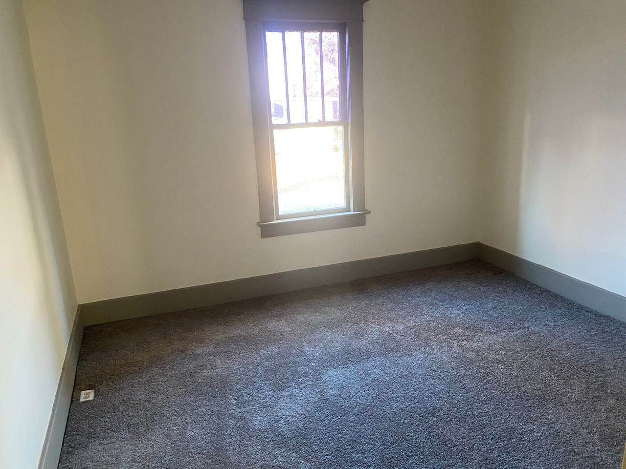 606 W Cherry St - Photo 5 of 11