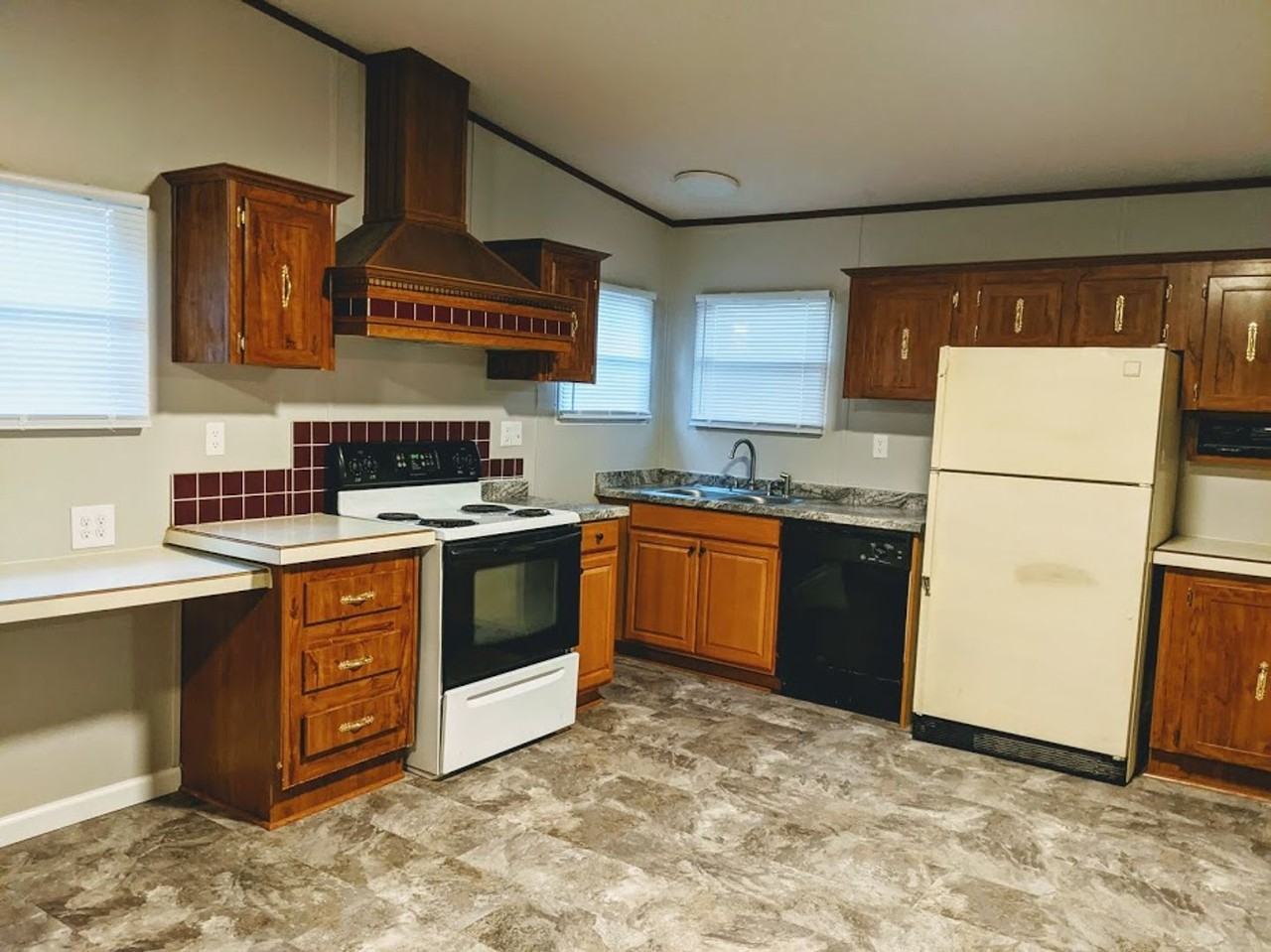 203 Gale Dr - Photo 4 of 18