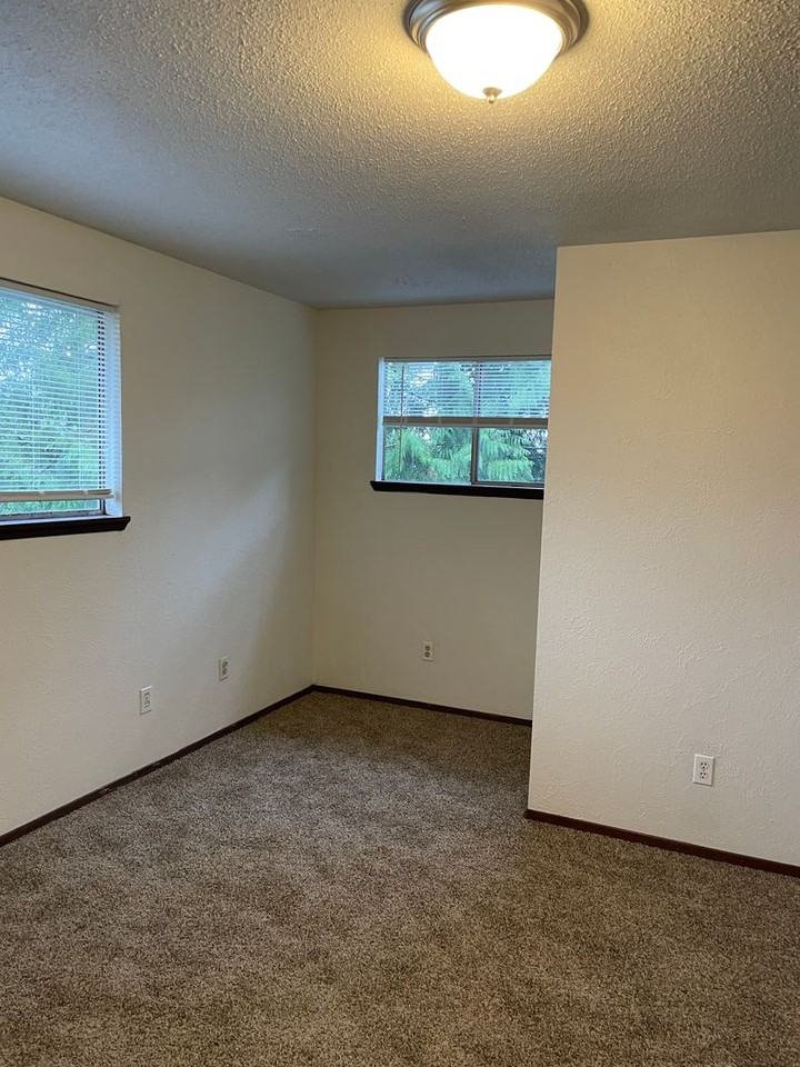 1314 S 2nd St - Photo 5 of 13