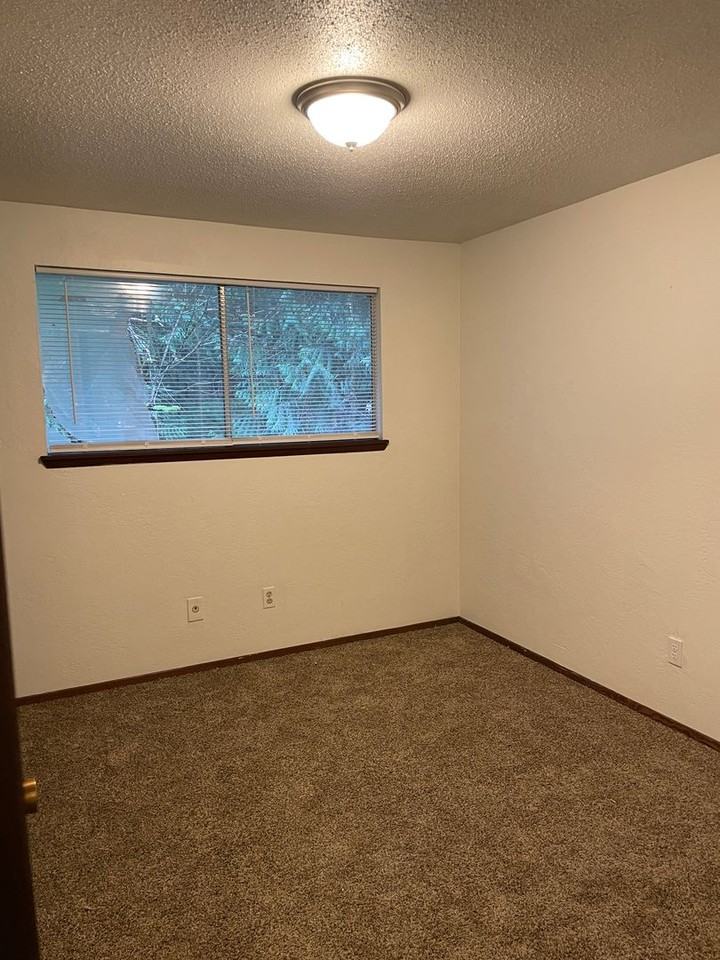 1314 S 2nd St - Photo 7 of 13