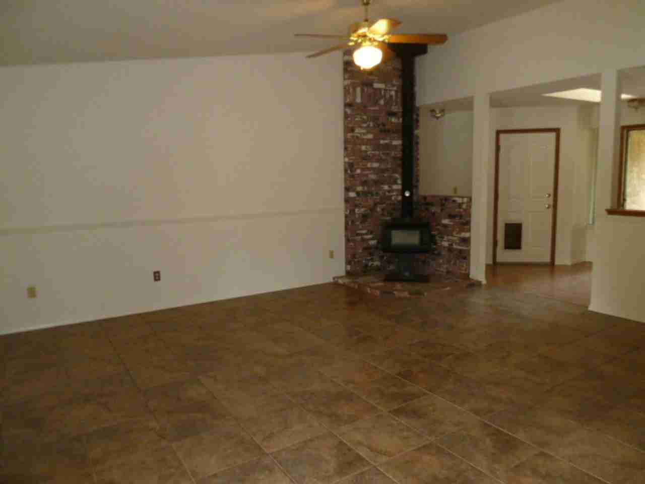 1499 Spaniel Ct - Photo 5 of 17