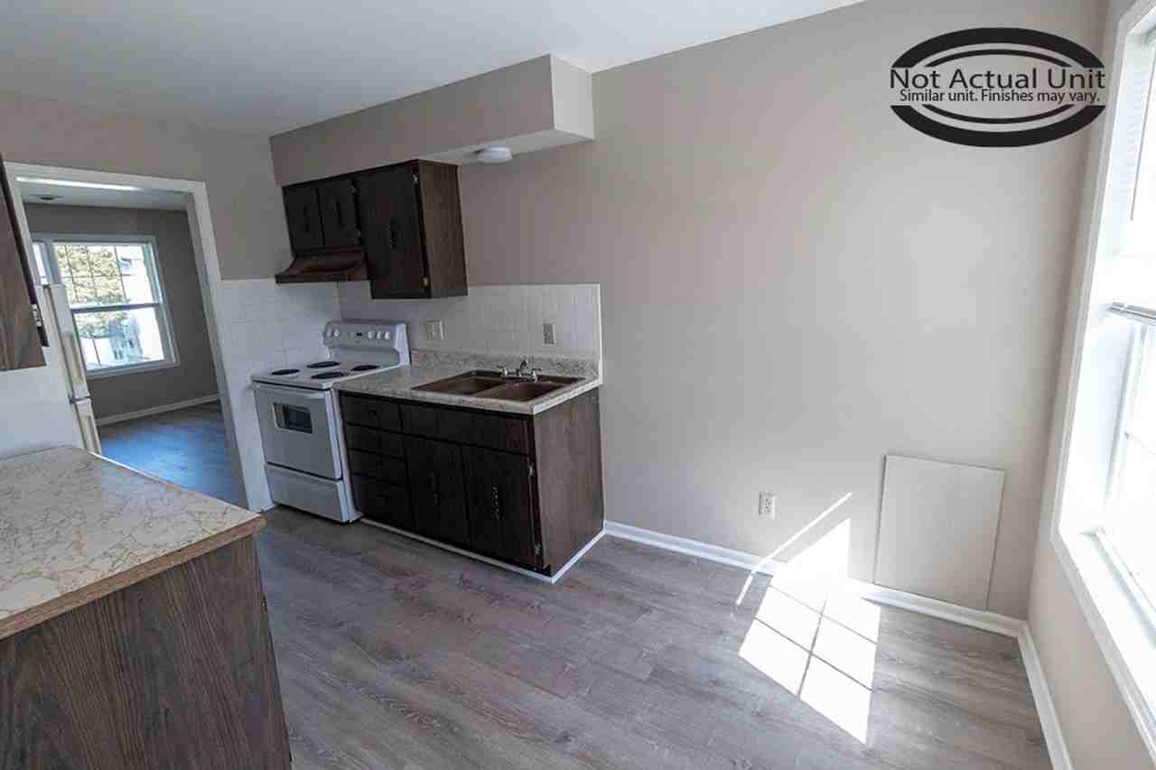 2932 Leeway Dr #D - Photo 4 of 23