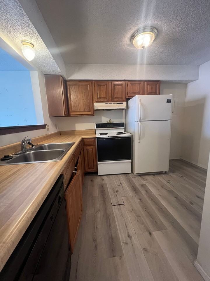 2 Bedroom 1 Bath - Photo 5 of 9