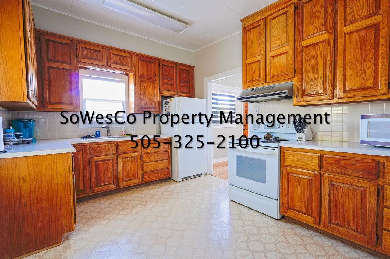 1011 S Monterey Ave - Photo 4 of 18