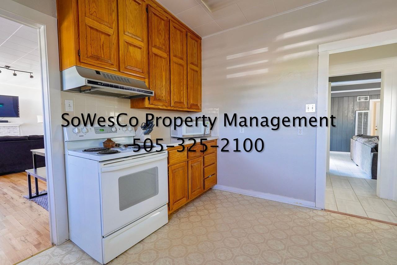 1011 S Monterey Ave - Photo 5 of 18