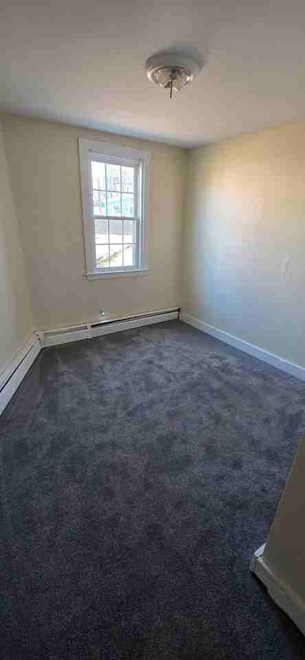 72 Common St - Photo 7 of 12